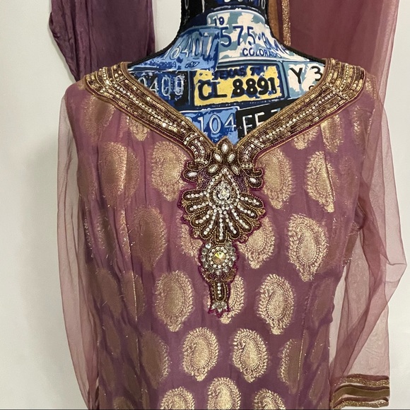 Purple & Gold Salwar Kameez Indian 3-Piece Set – Punjab/Pakistan Style - Picture 8 of 9